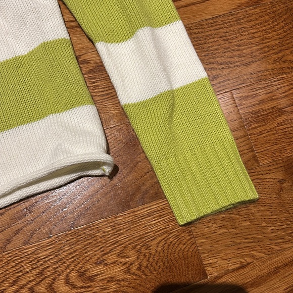 Sweater - Picture 5 of 11